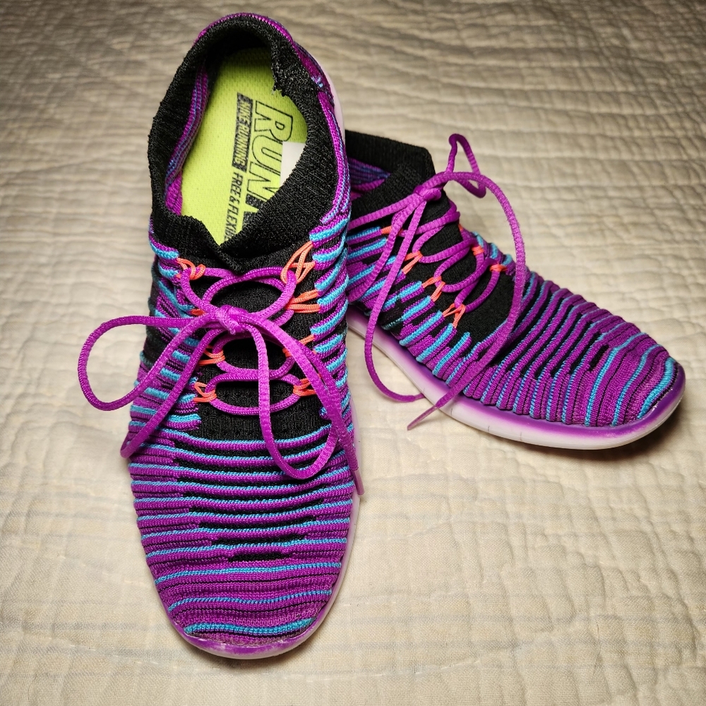 Nike Run Natural Free and Flexible Womens Running Shoes, Sz 5.5 Purple Blue